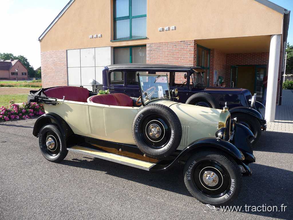 2011_rallye_des_princes (10).jpg - 12/06/2011 - 68127 NIEDERENTZEN 22ème RALLYE des PRINCES - Parking salle des fètes - RENAULT KZ et CITROEN B14